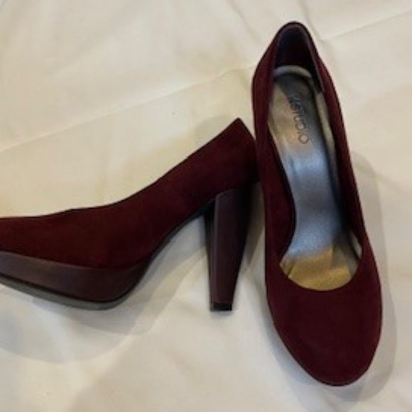 K Studio - Suede Platform Heels (Burgundy) - Picture 2 of 5